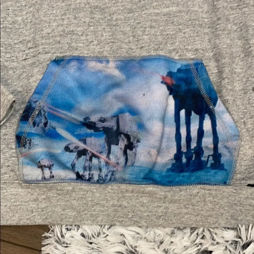 ONTHE BYAS Star Wars Sweatshirt Small